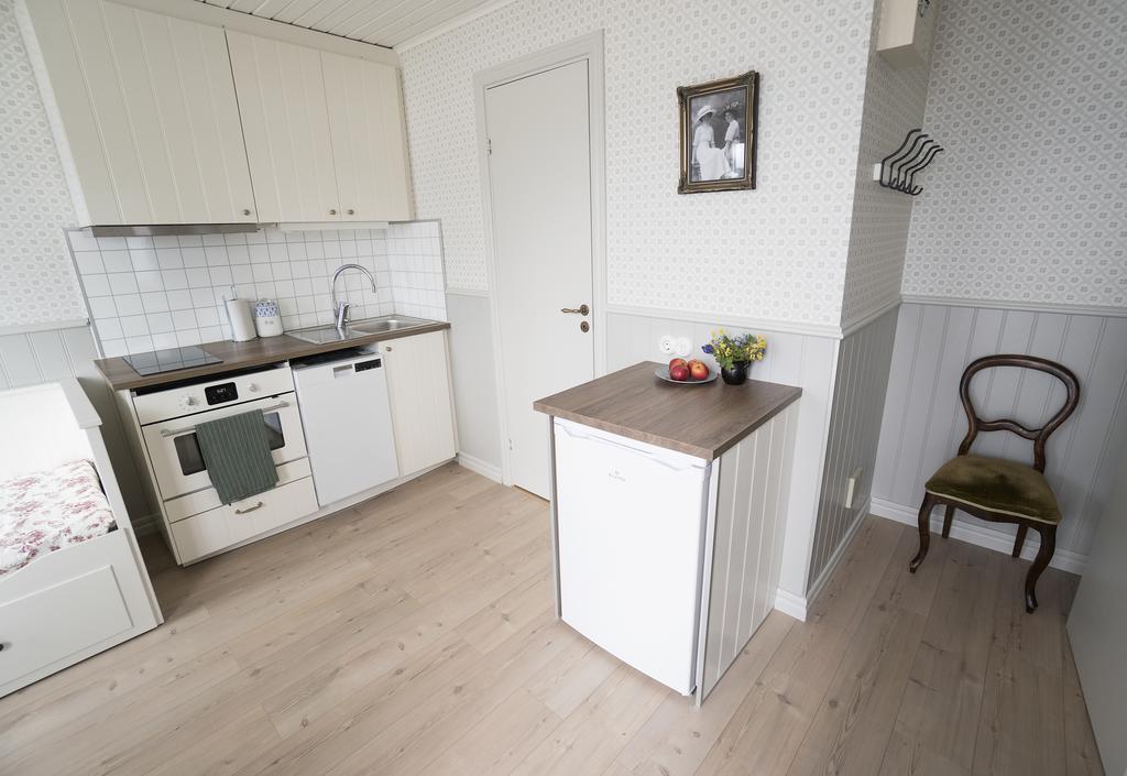 Anfasteroed Gardsvik - Badstugorna Ljungskile Esterno foto