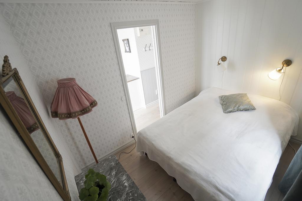 Anfasteroed Gardsvik - Badstugorna Ljungskile Esterno foto